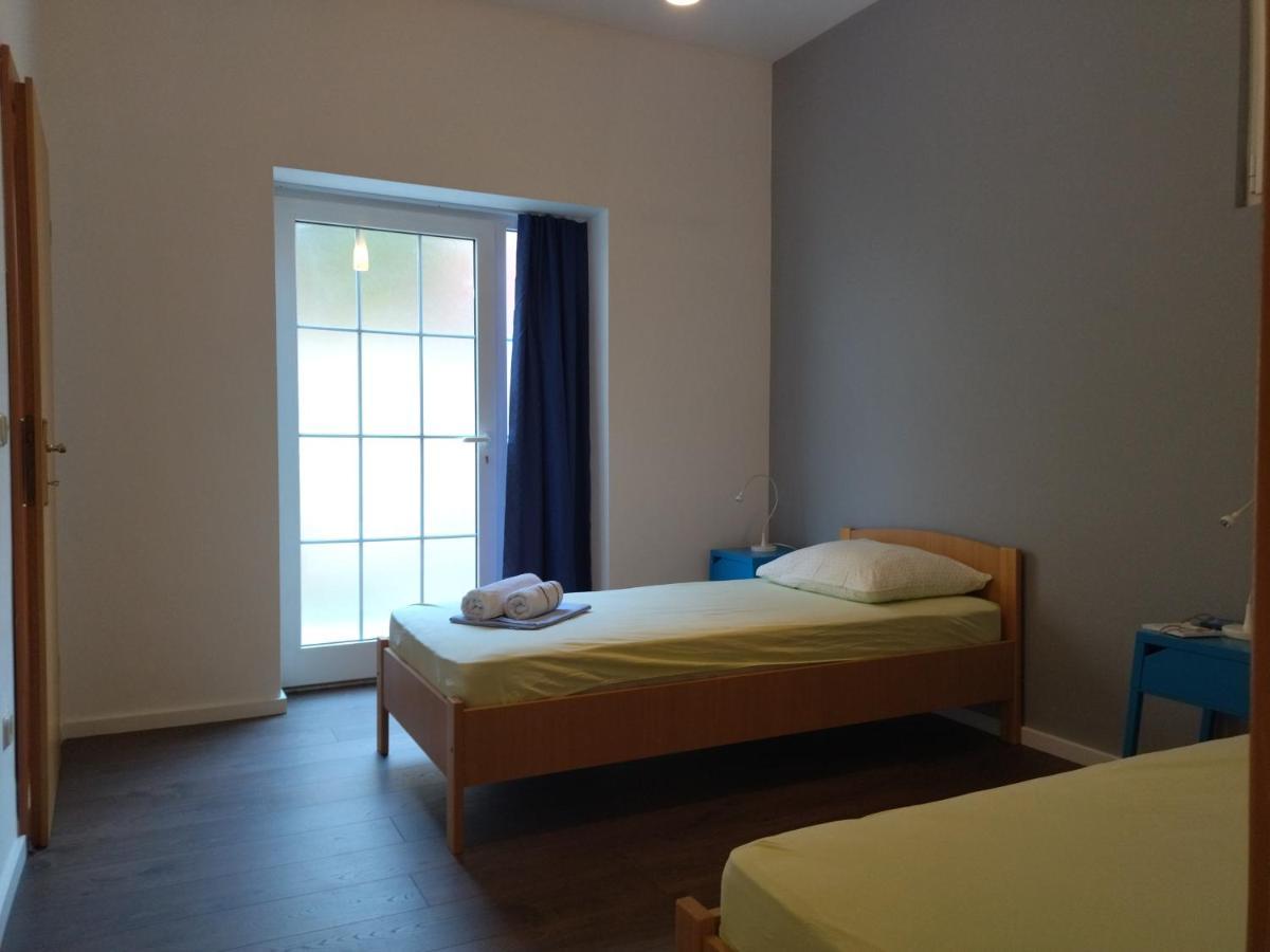 Holiday Home With Free Parking By The Beach Brela Eksteriør billede